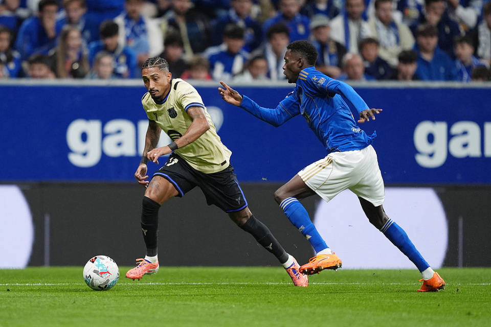 菲尼亚的数, 踢球方式也, 受伤 菲尼亚的数, 踢球方式也, 受伤